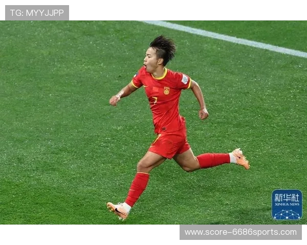 中国女足前锋王霜带领新一代球员冲击世界杯 荣耀与挑战并行